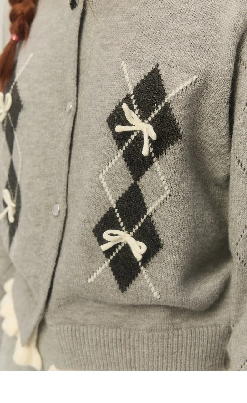 Argyle Collar Buttoned Knitted Cardigan