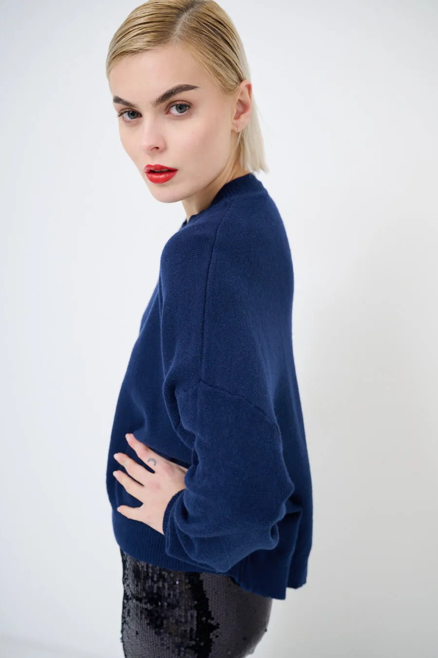 Classic crew neck sweater wholesale