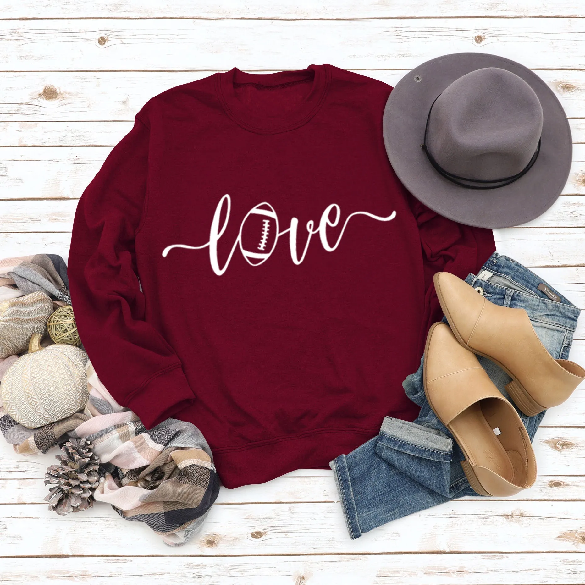 Love Baseball Letter Printing Fashion Autumn and Winter Bottoming Long Sleeve Round Neck Sweater (women)