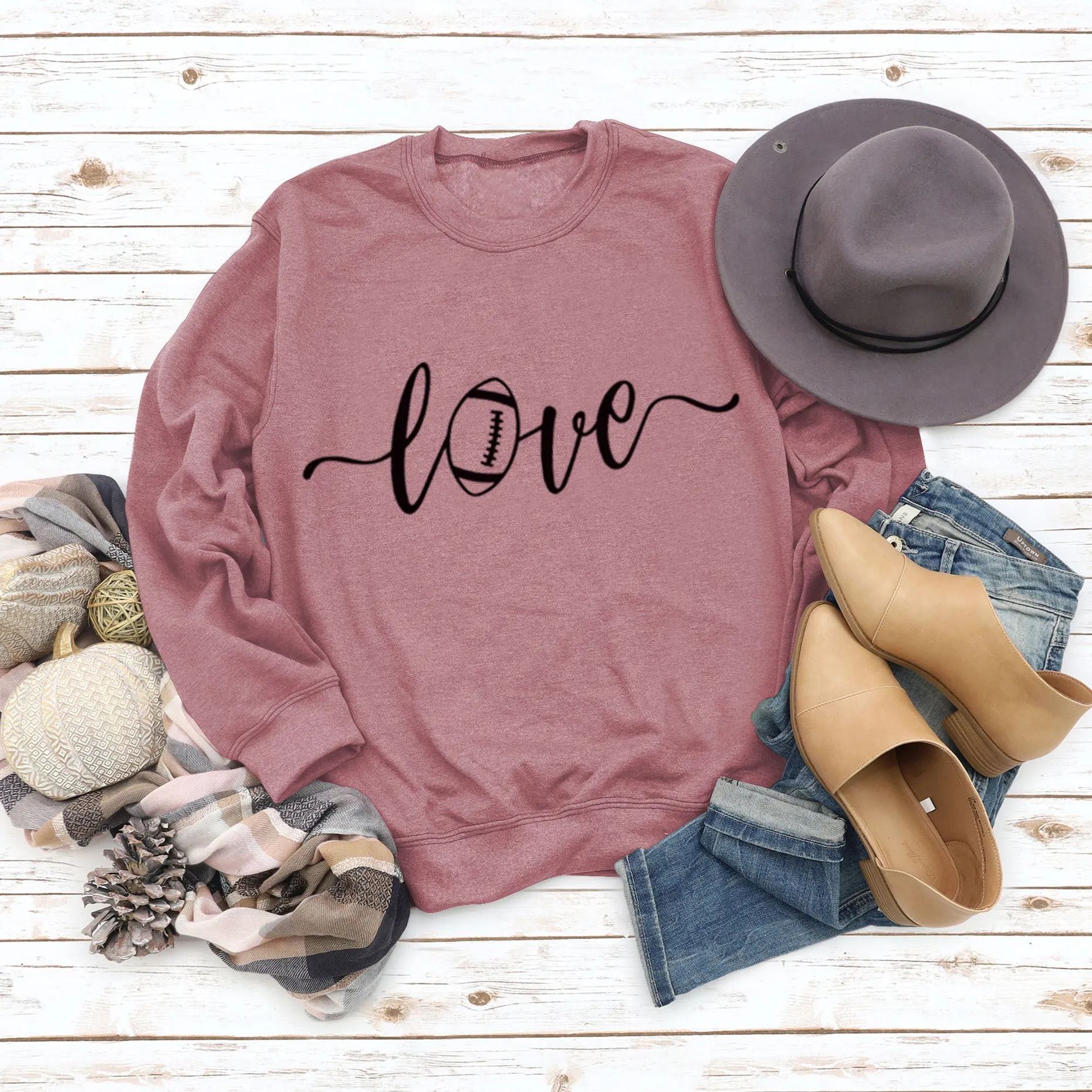 Love Baseball Letter Printing Fashion Autumn and Winter Bottoming Long Sleeve Round Neck Sweater (women)