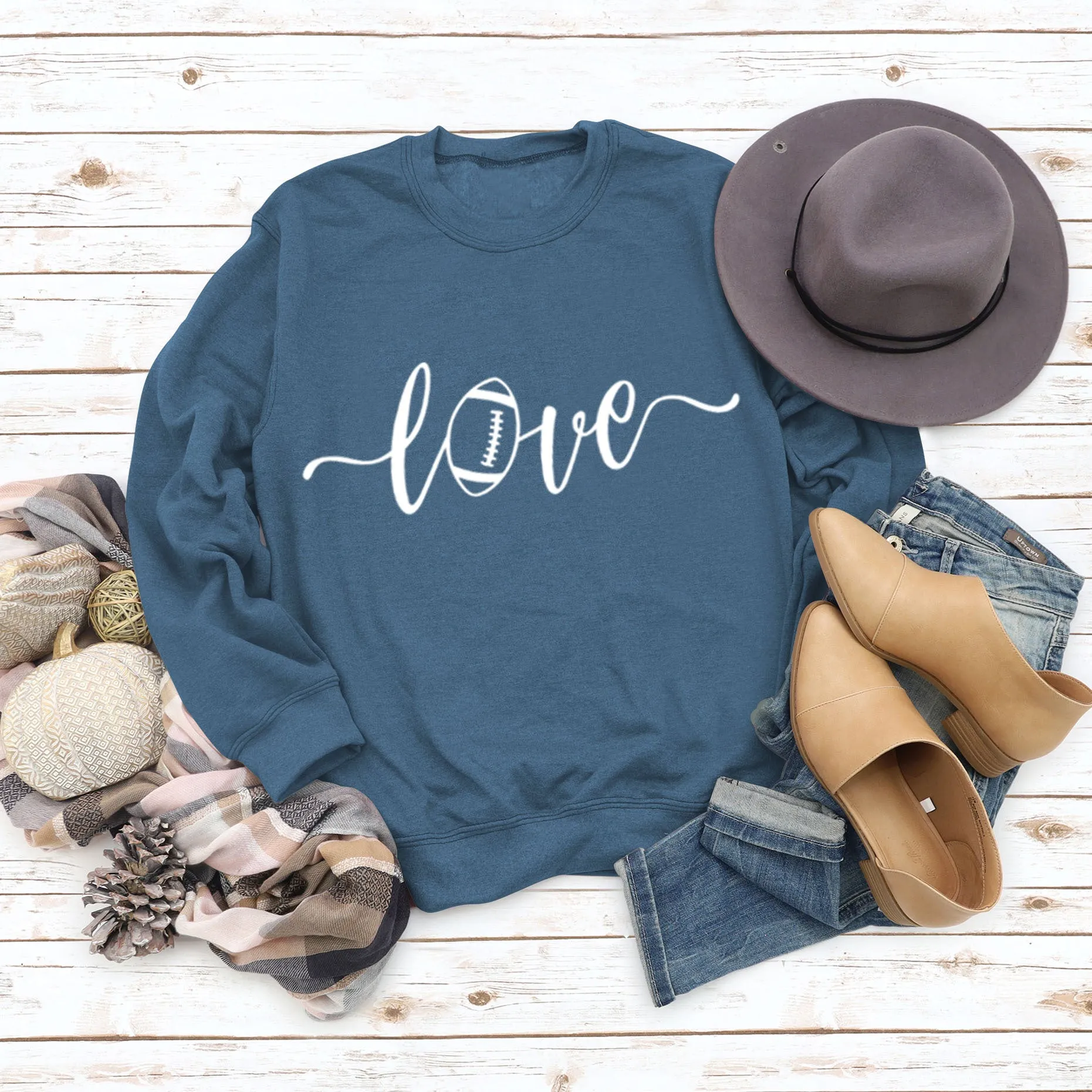 Love Baseball Letter Printing Fashion Autumn and Winter Bottoming Long Sleeve Round Neck Sweater (women)