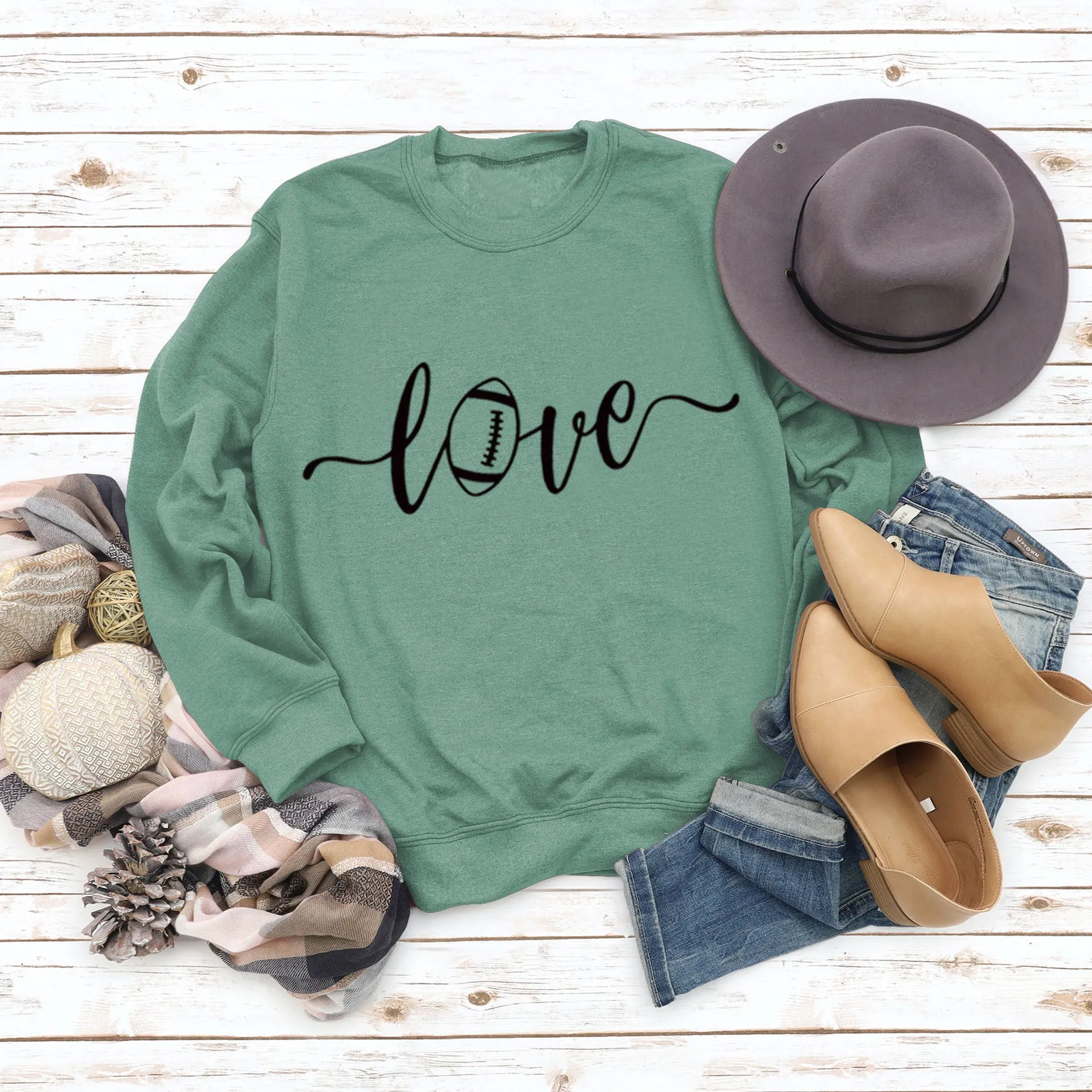 Love Baseball Letter Printing Fashion Autumn and Winter Bottoming Long Sleeve Round Neck Sweater (women)