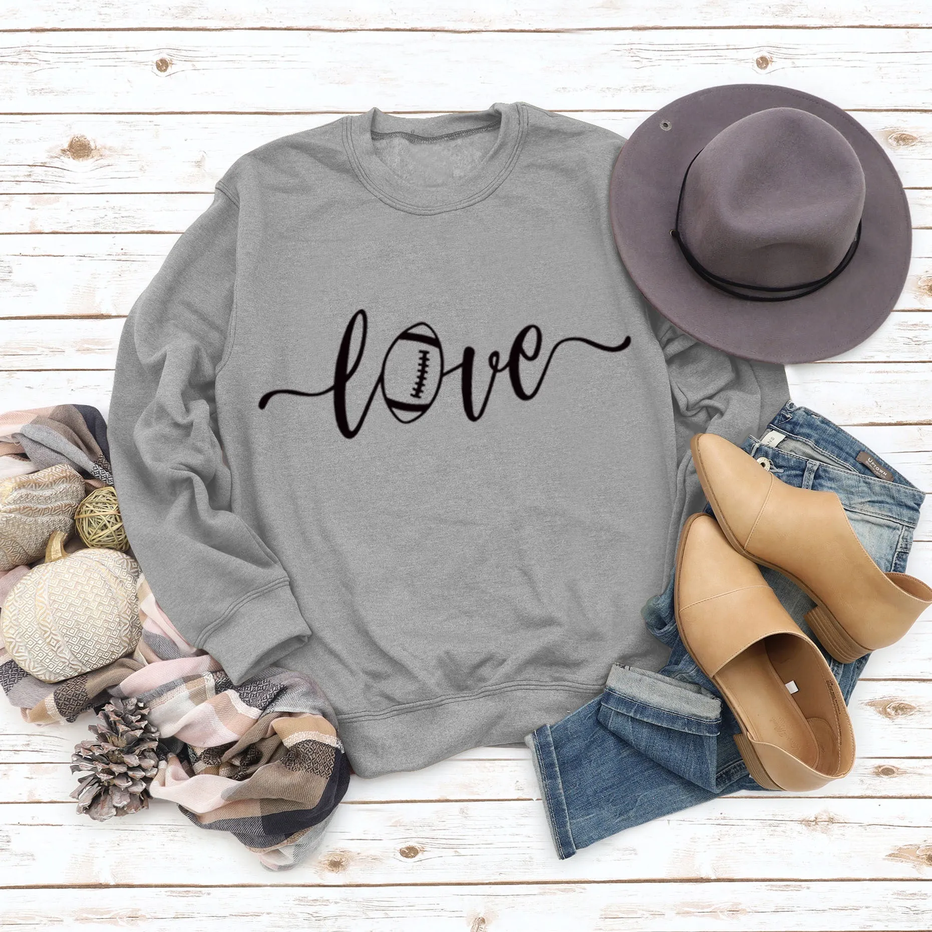 Love Baseball Letter Printing Fashion Autumn and Winter Bottoming Long Sleeve Round Neck Sweater (women)
