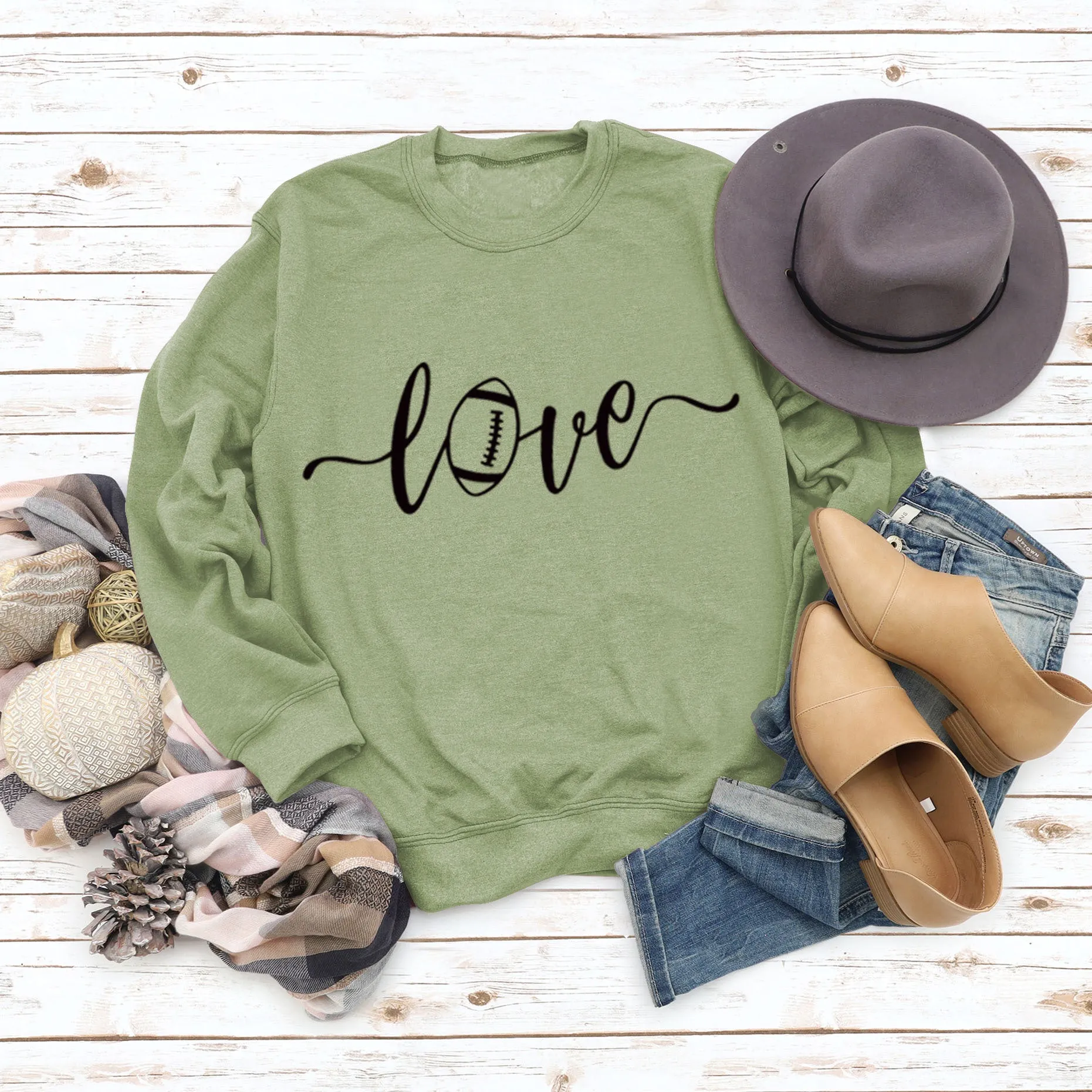 Love Baseball Letter Printing Fashion Autumn and Winter Bottoming Long Sleeve Round Neck Sweater (women)