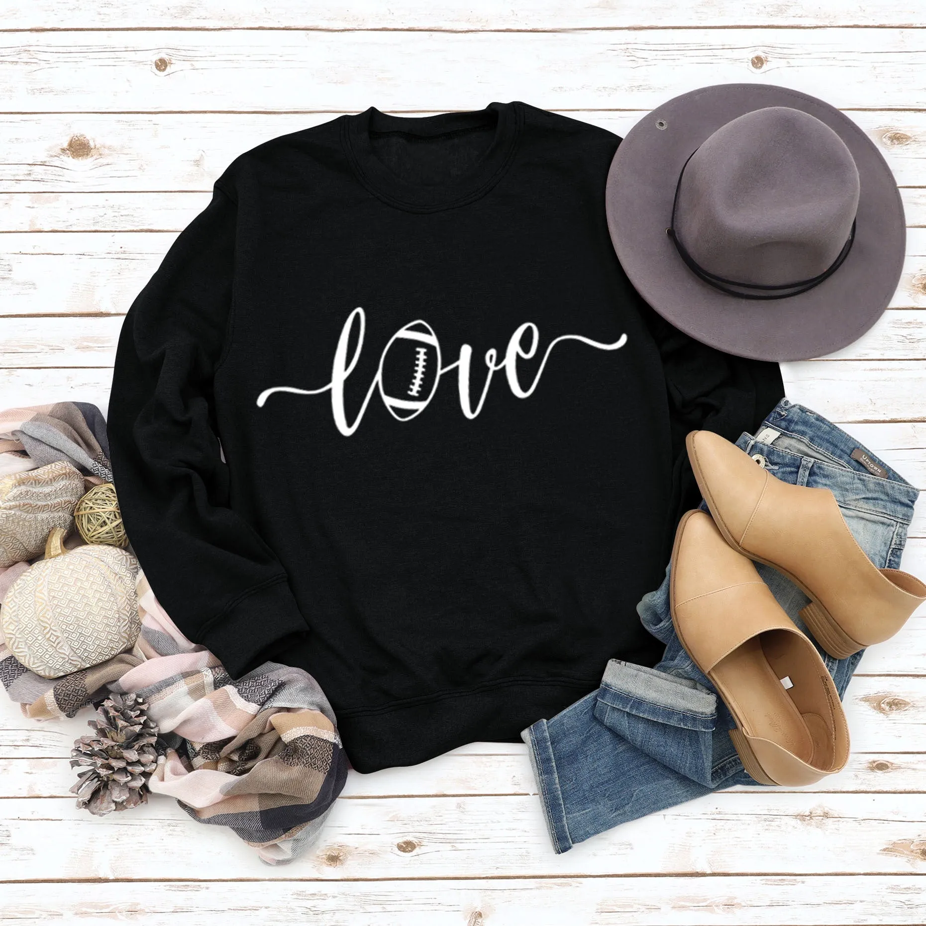 Love Baseball Letter Printing Fashion Autumn and Winter Bottoming Long Sleeve Round Neck Sweater (women)