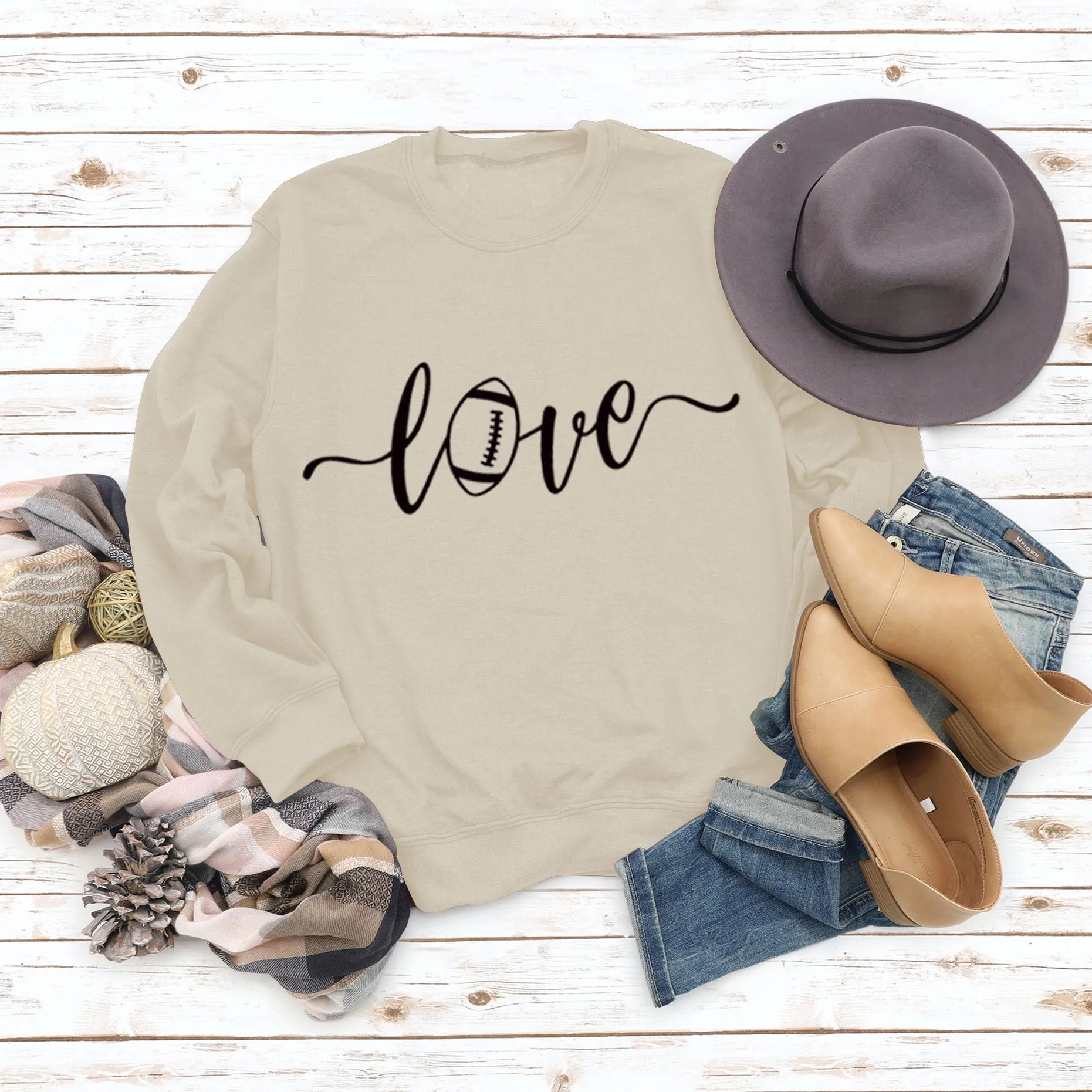 Love Baseball Letter Printing Fashion Autumn and Winter Bottoming Long Sleeve Round Neck Sweater (women)